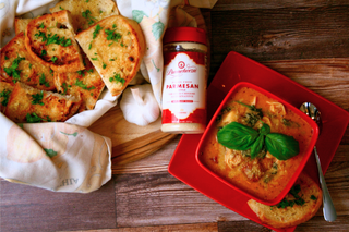 Creamy One-Pot Tortellini Soup & Crispy Garlic Bread - Panacheeza
